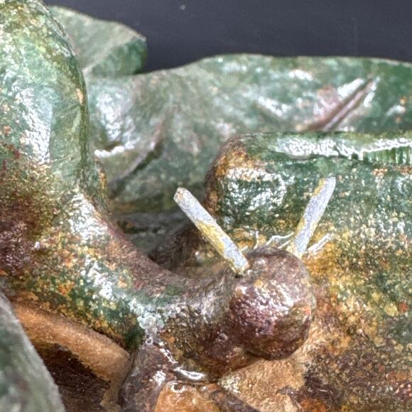 Vintage Cast Iron Leaf With Snail Rustic Primitive Garden Decor Ashtray Dish - Picture 13 of 14